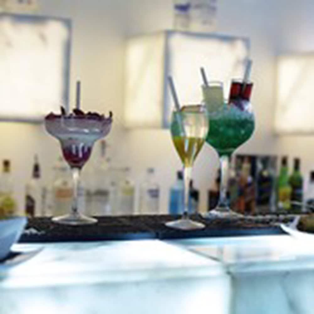 塞萨尔Spa度假酒店 马拉喀什 外观 照片 A martini (left) and a cosmopolitan (right)