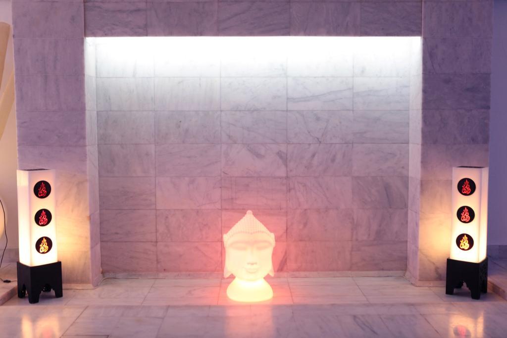 塞萨尔Spa度假酒店 马拉喀什 外观 照片 The interior of the temple