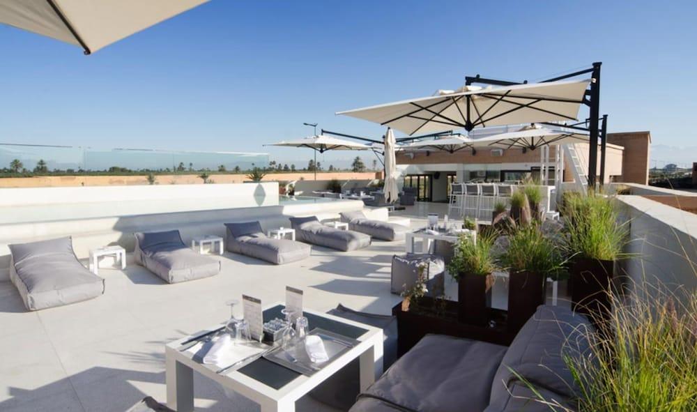 塞萨尔Spa度假酒店 马拉喀什 外观 照片 The rooftop terrace