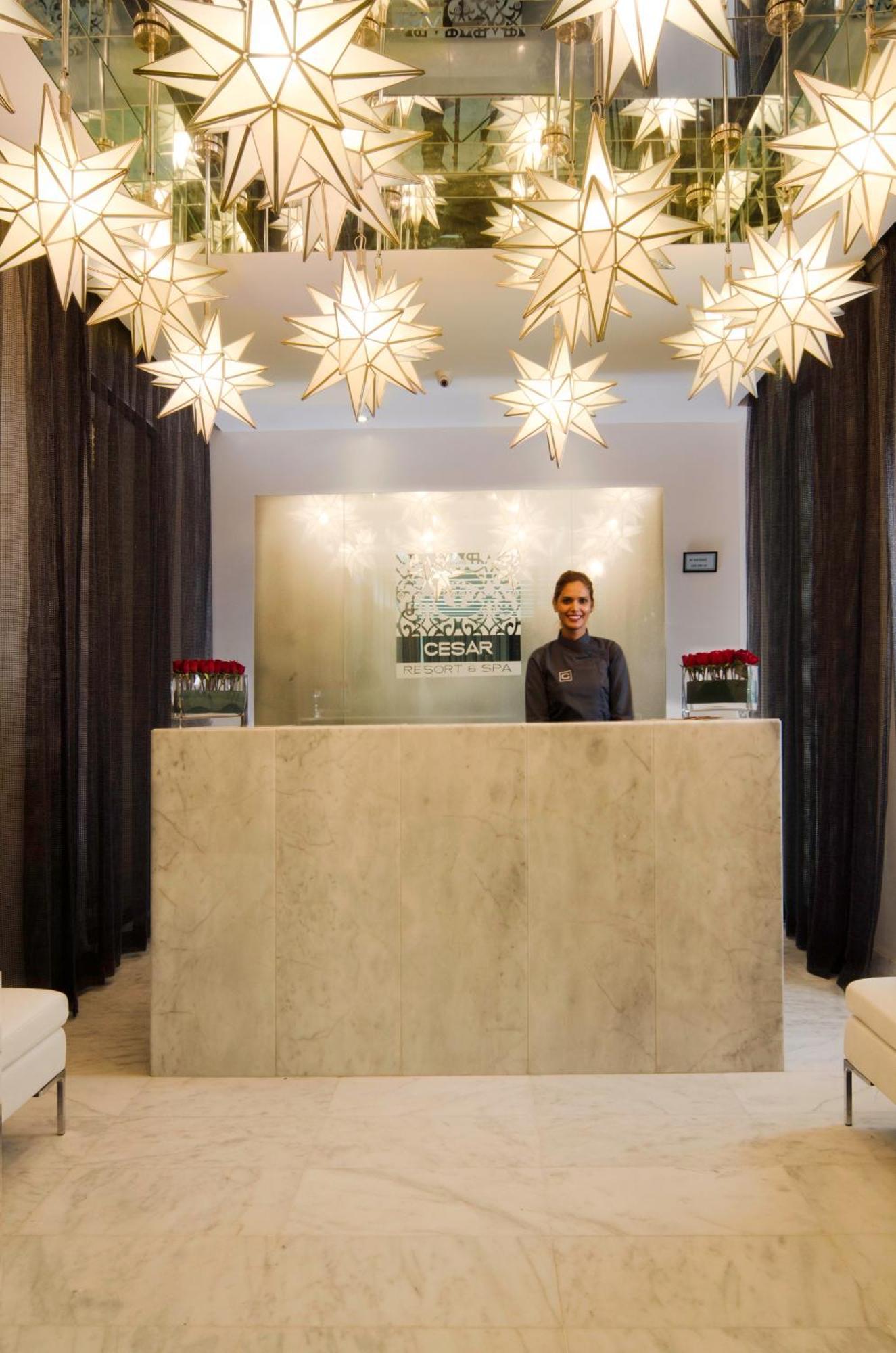 塞萨尔Spa度假酒店 马拉喀什 内观 照片 The reception desk at the Cedar Spa